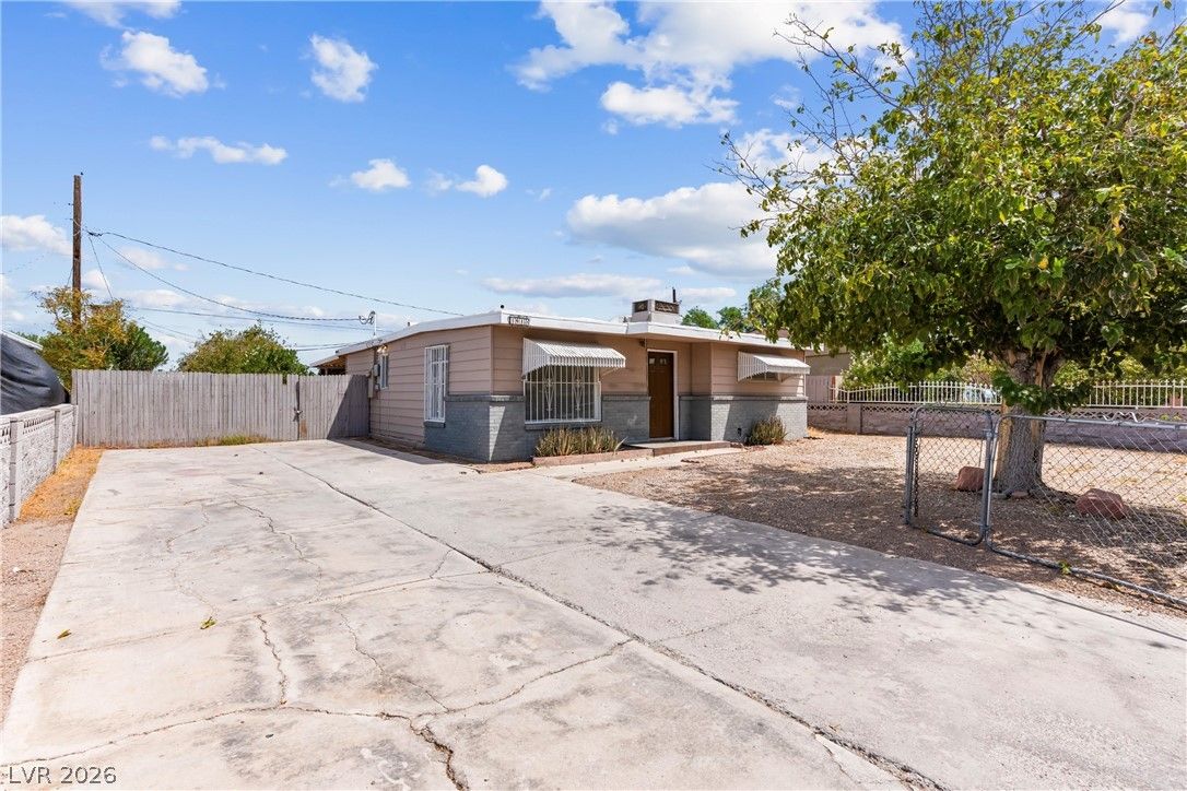 1615 Eastwood Drive — photo 4