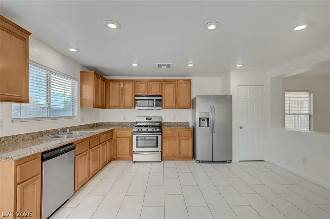 5672 Park City Avenue — photo 4