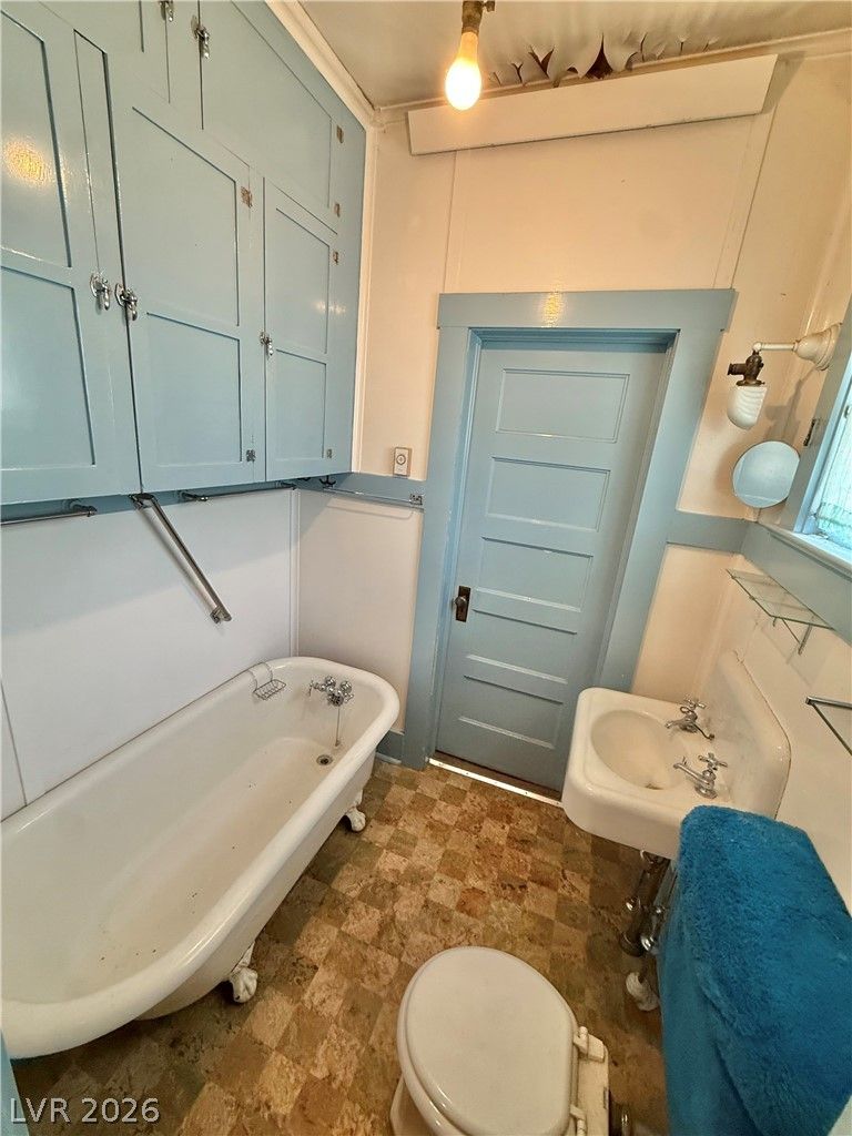 11 Avenue C — photo 4 of 10