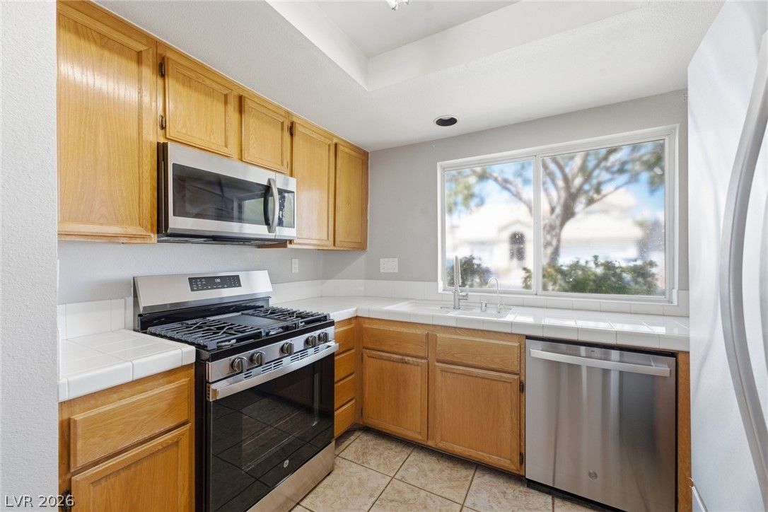 1725 Walingwood Drive — photo 4 of 36