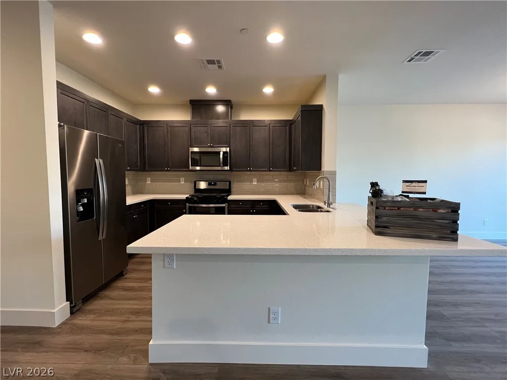 1421 Jules Lane — photo 2
