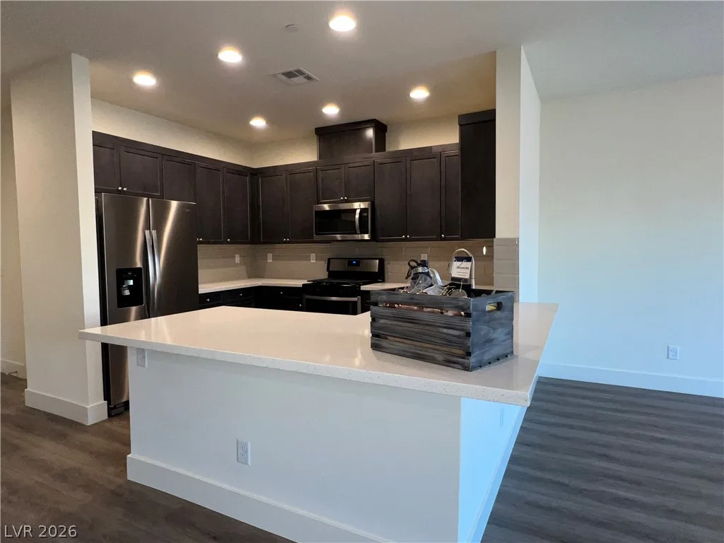1421 Jules Lane — photo 3