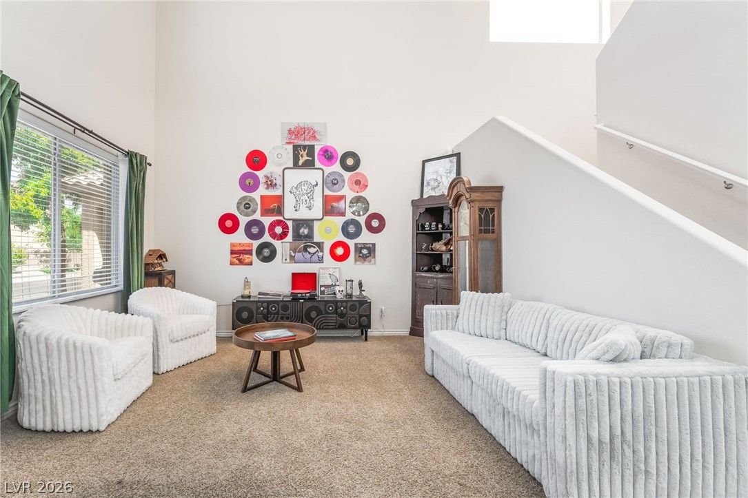 5484 Oatfield Street — photo 4 of 45