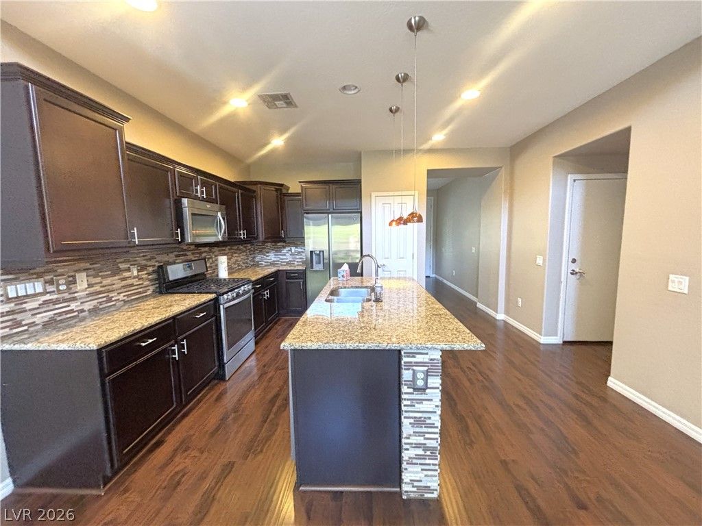 5704 Shadow Bend Drive — photo 4