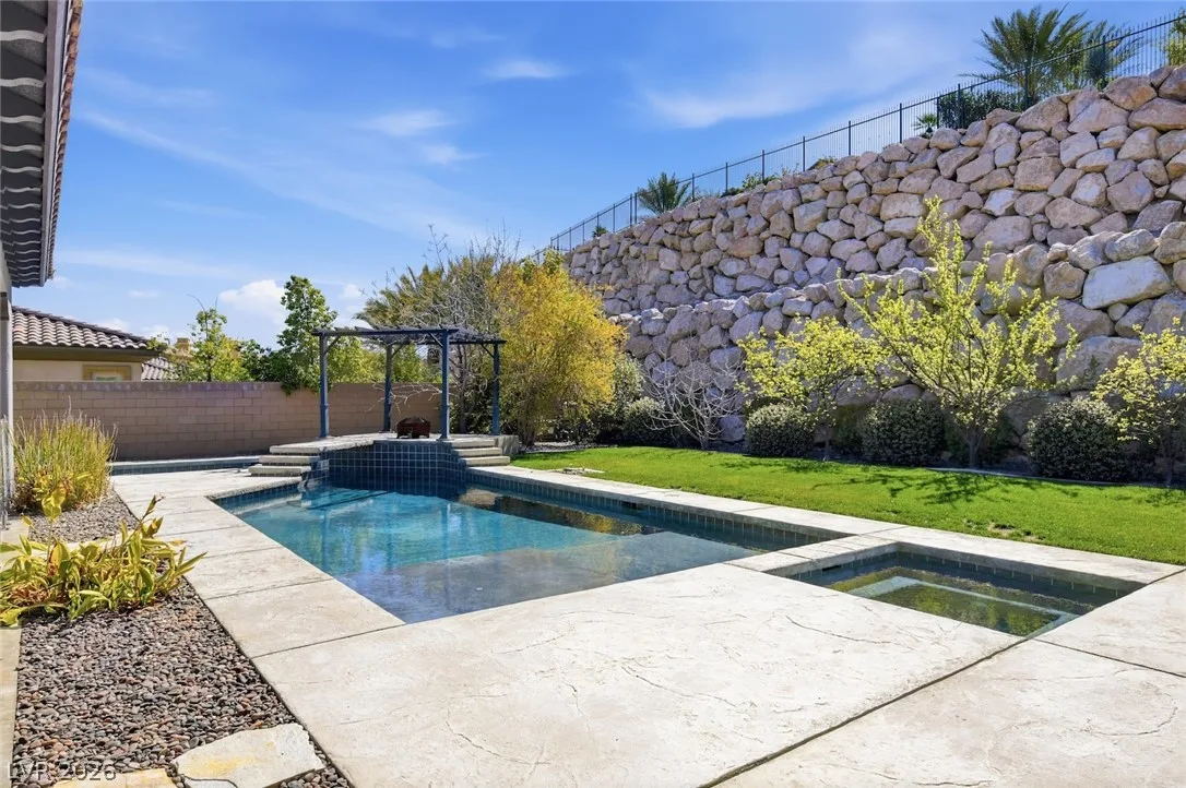 11 Grand Masters Drive — photo 4