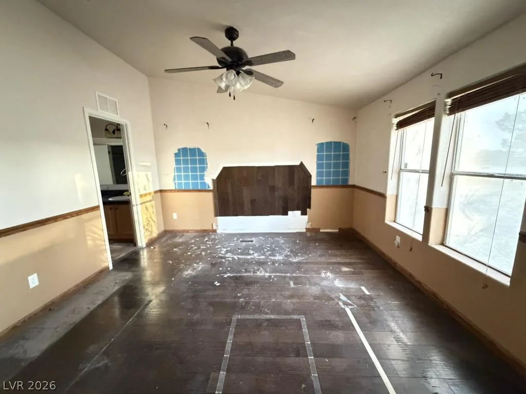 2390 Christie Court — photo 4