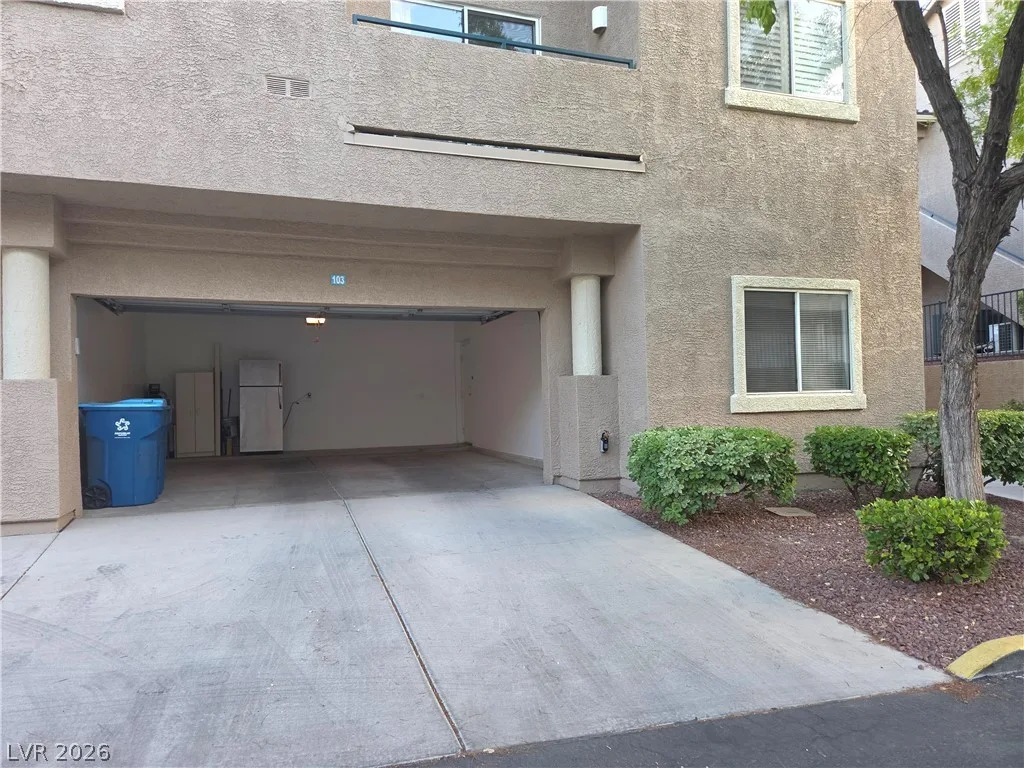 2053 Quarry Ridge Street 103 — photo 2