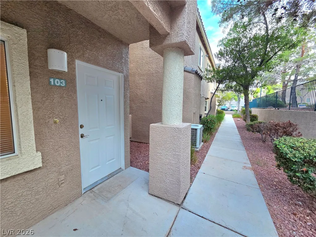 2053 Quarry Ridge Street 103 — photo 4