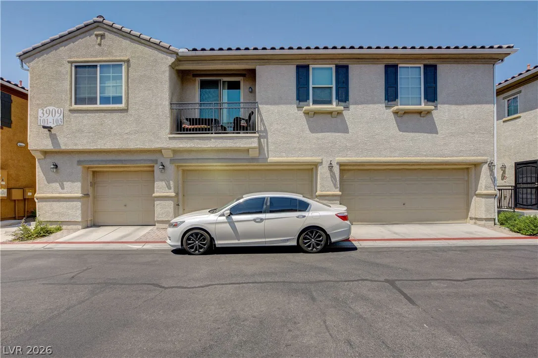 3909 Sweet Pine Street 102 — photo 3