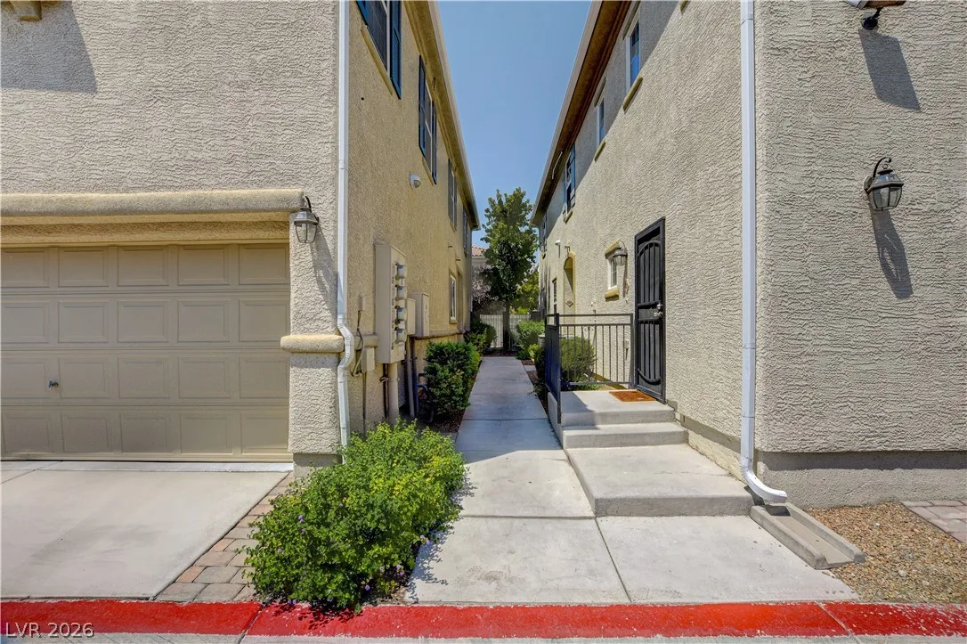 3909 Sweet Pine Street 102 — photo 4