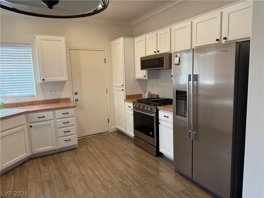 2851 Sapphire Desert Drive — photo 3