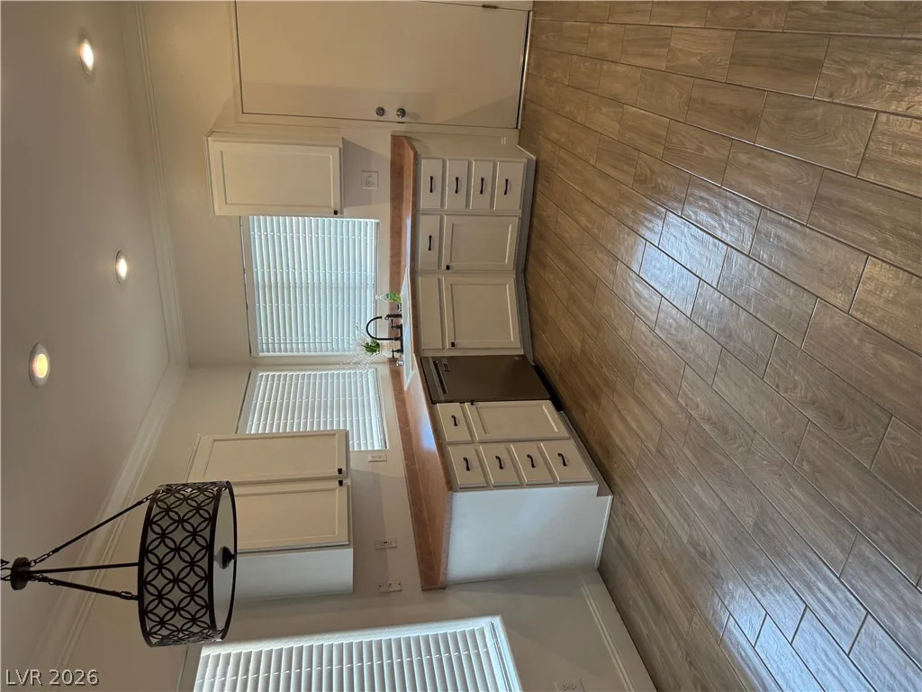 2851 Sapphire Desert Drive — photo 4
