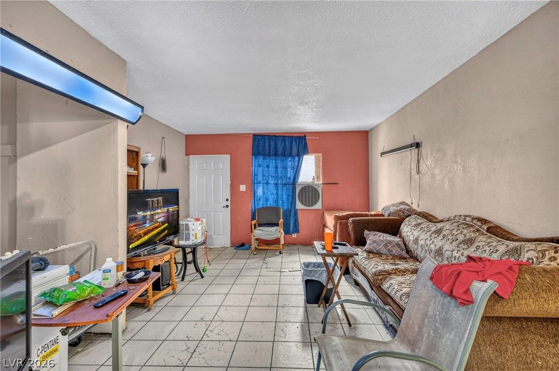 1715 Santa Paula Drive — photo 3