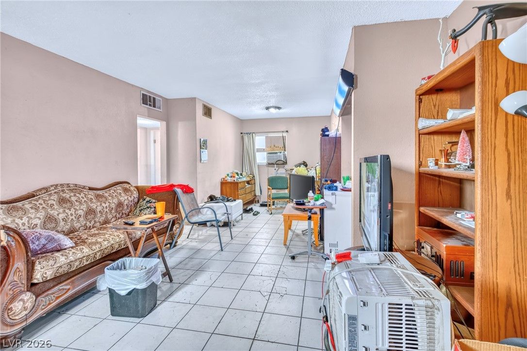 1715 Santa Paula Drive — photo 4