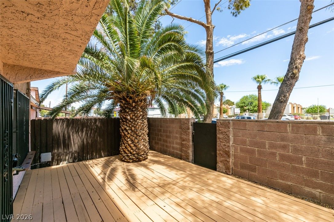 4375 SPENCER Street — photo 4