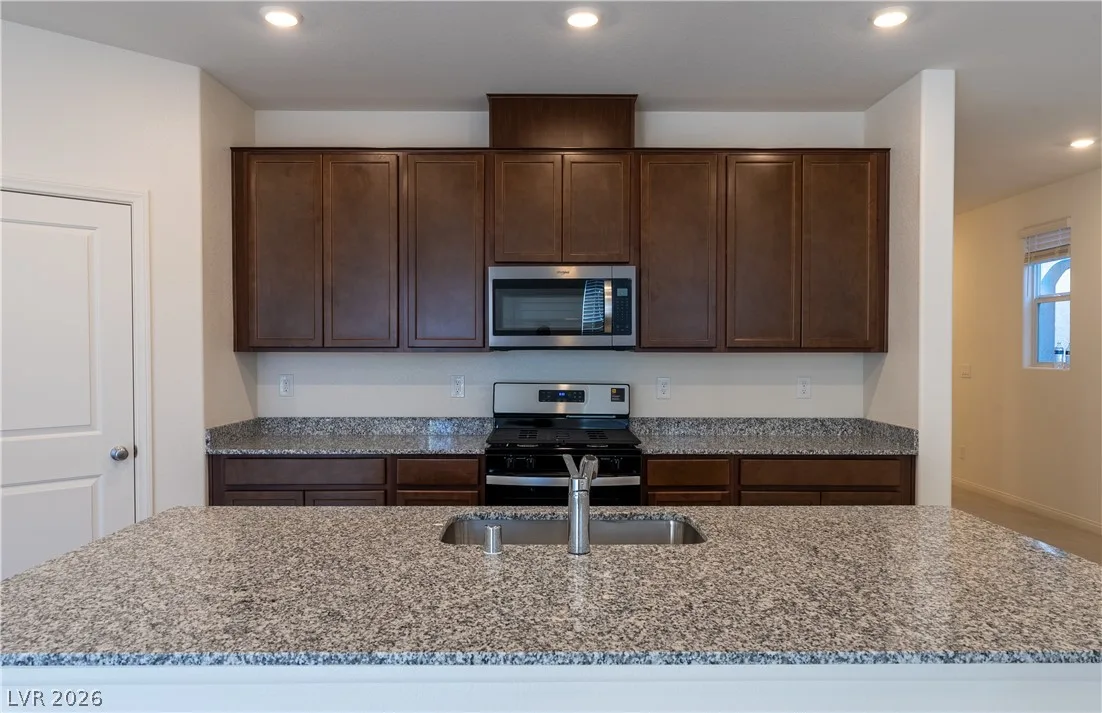 4160 Scarlet Cob Avenue — photo 4