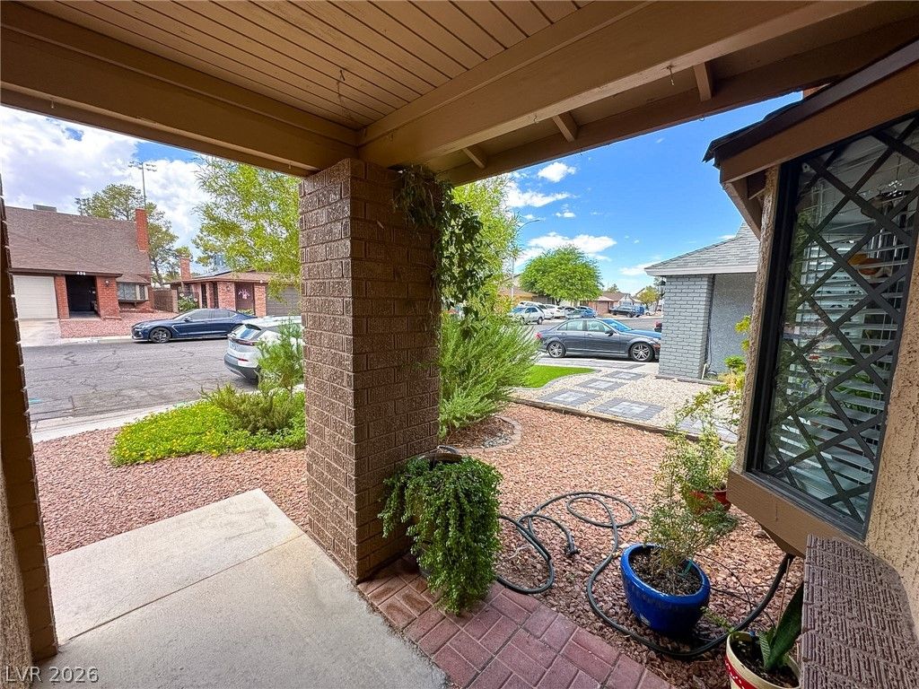 437 Sam Jonas Drive — photo 5