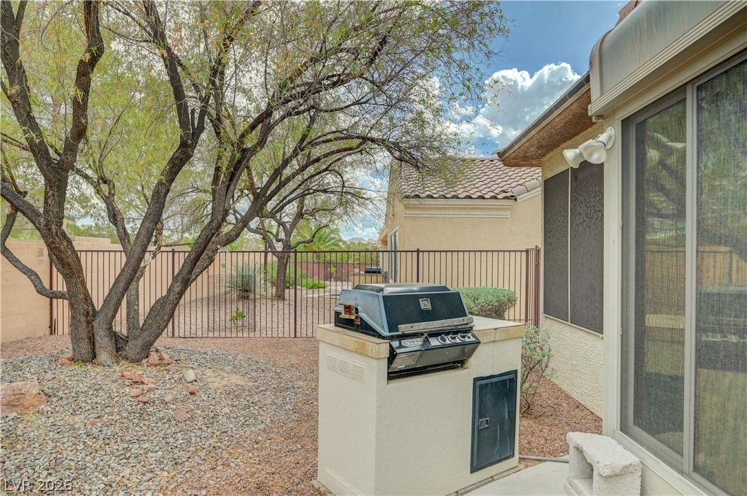 1664 Black Fox Canyon Road — photo 5 of 39