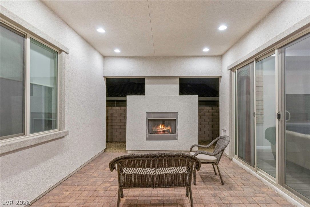 313 Castellari Drive — photo 5