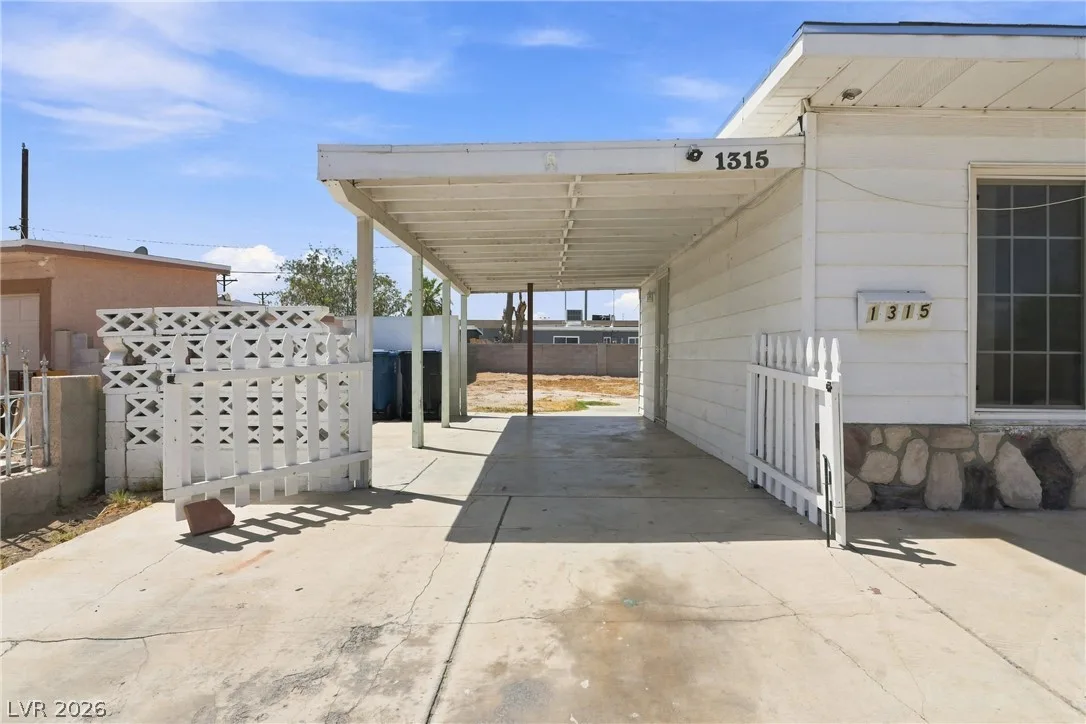 1315 Oakwood Avenue — photo 3