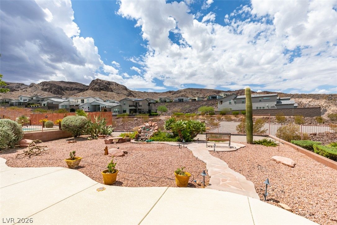 2087 King Mesa Drive — photo 3 of 17