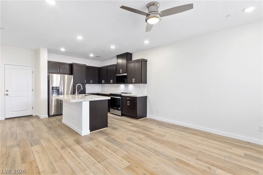 212 Freeport View Place — photo 2