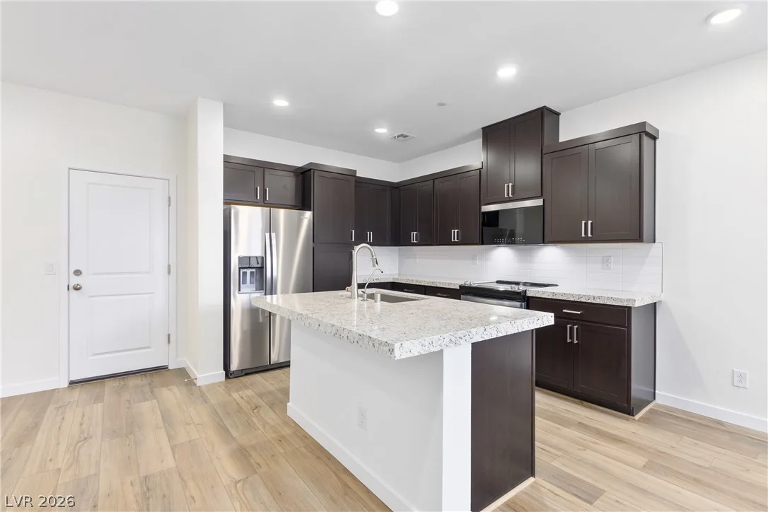 212 Freeport View Place — photo 5