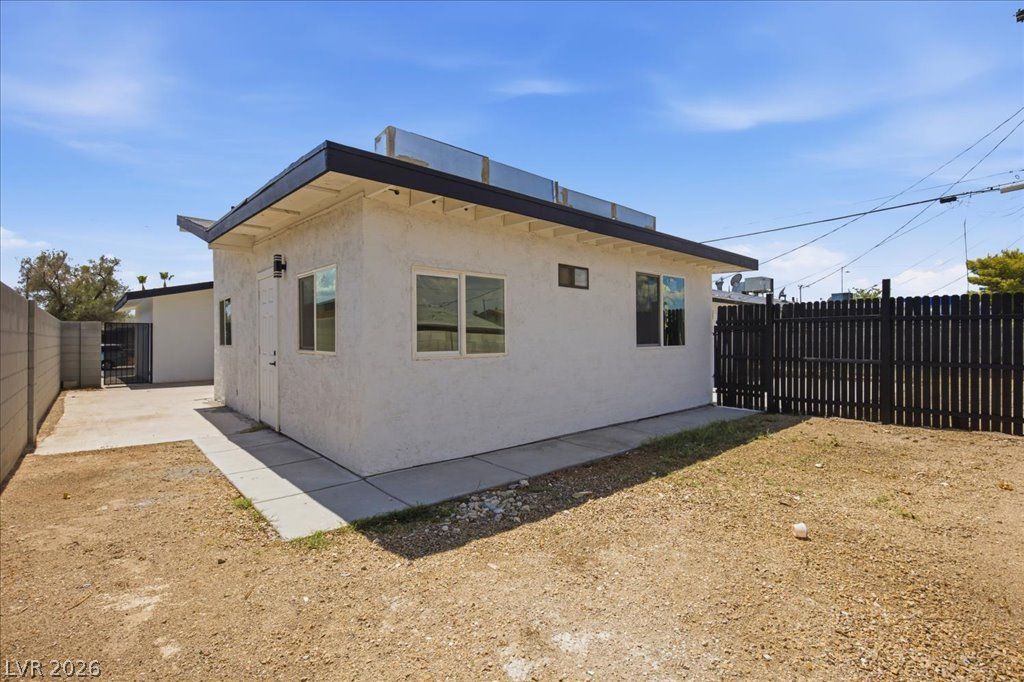 3912 Casa Grande Avenue — photo 5 of 23