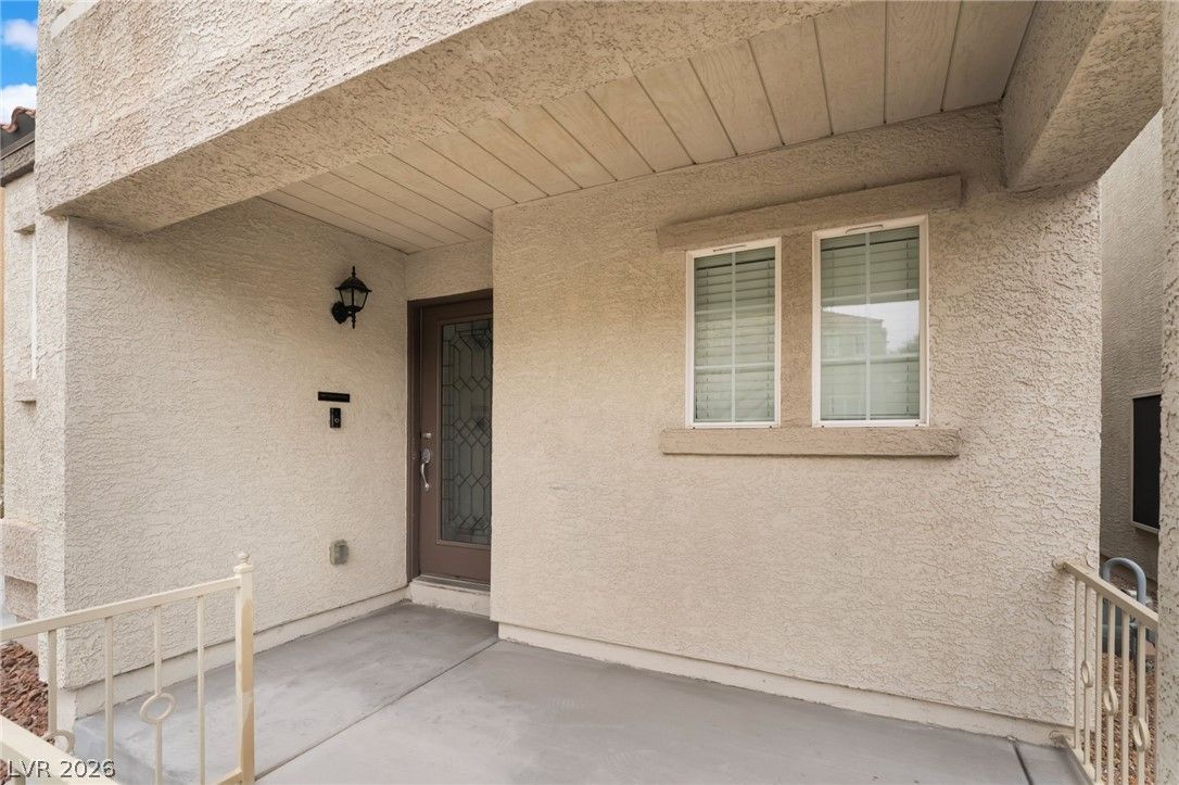 9132 Gabardine Avenue — photo 5 of 35