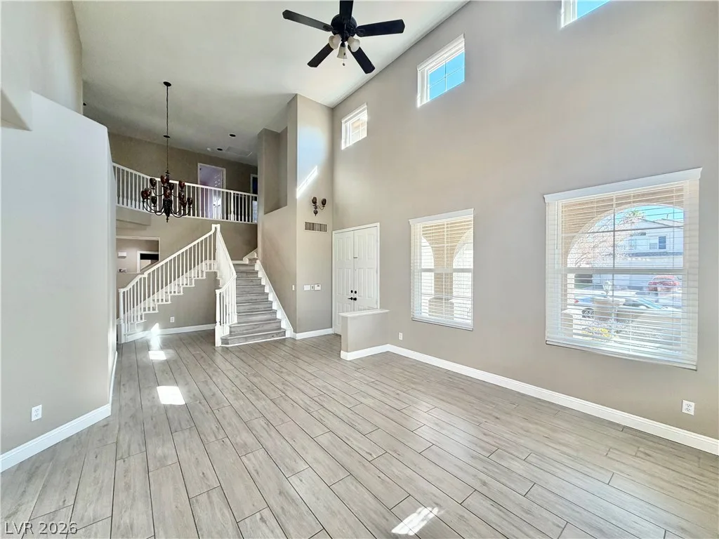 2317 Thayer Avenue — photo 2