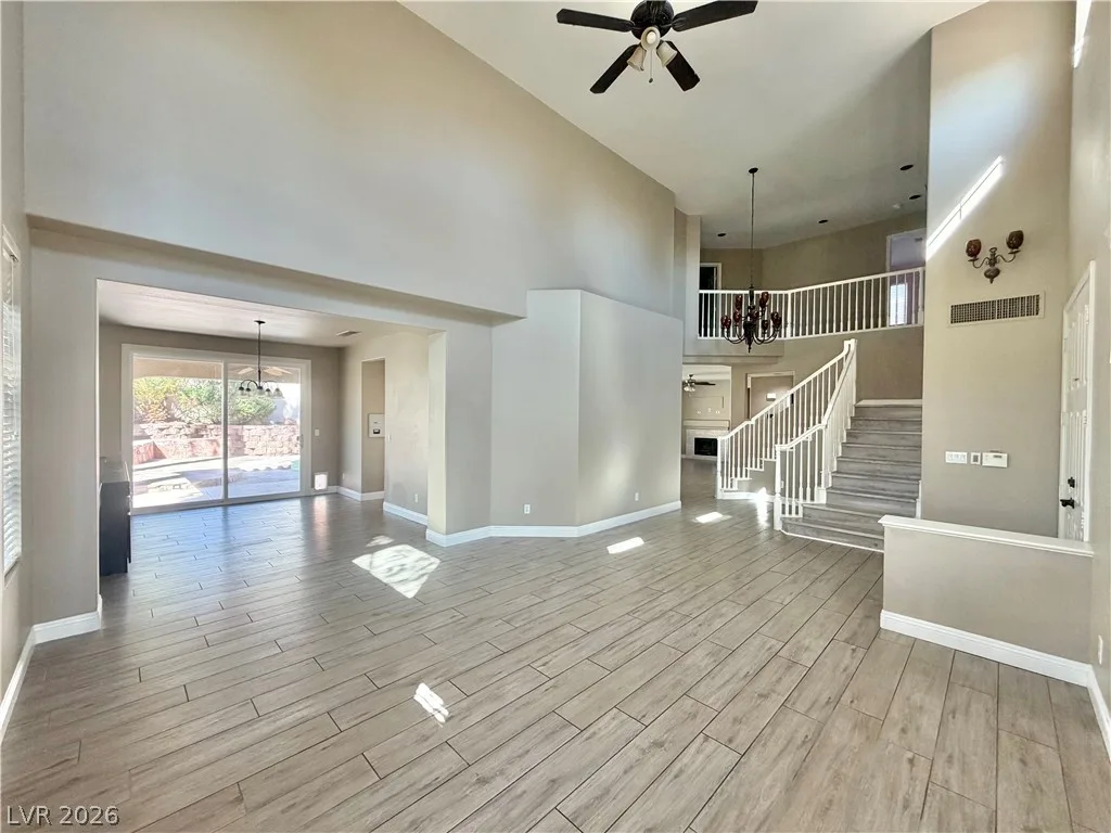 2317 Thayer Avenue — photo 3