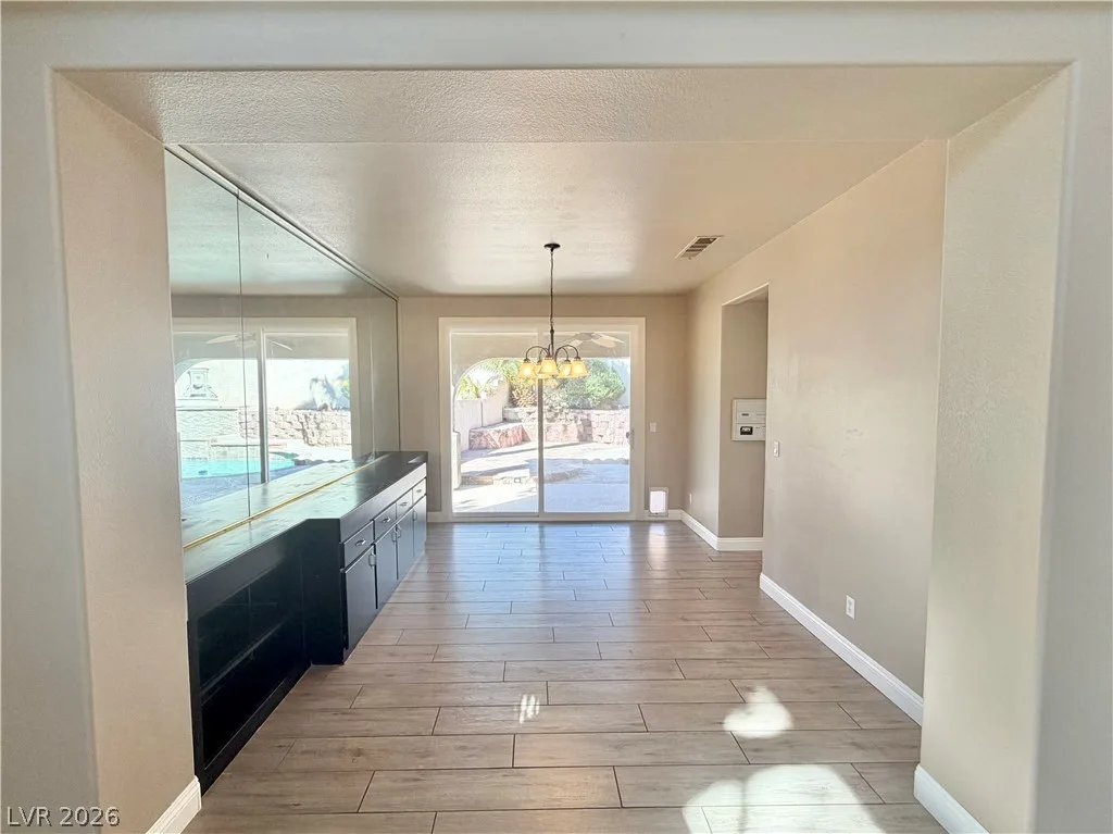 2317 Thayer Avenue — photo 5