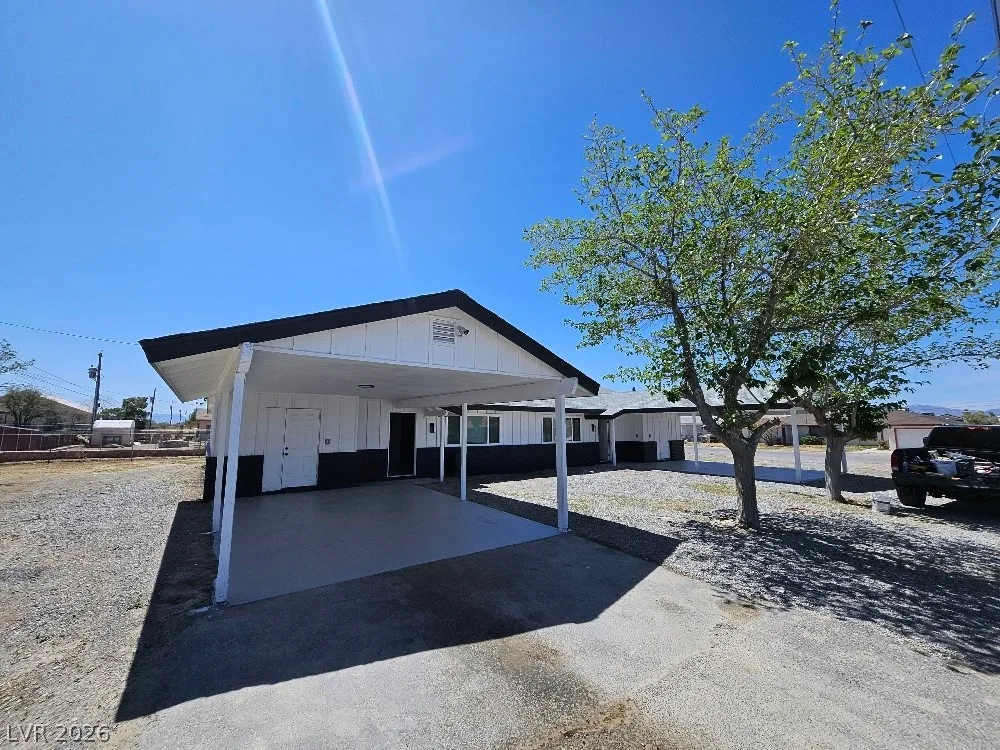 1083 East Calvada Boulevard B — photo 3