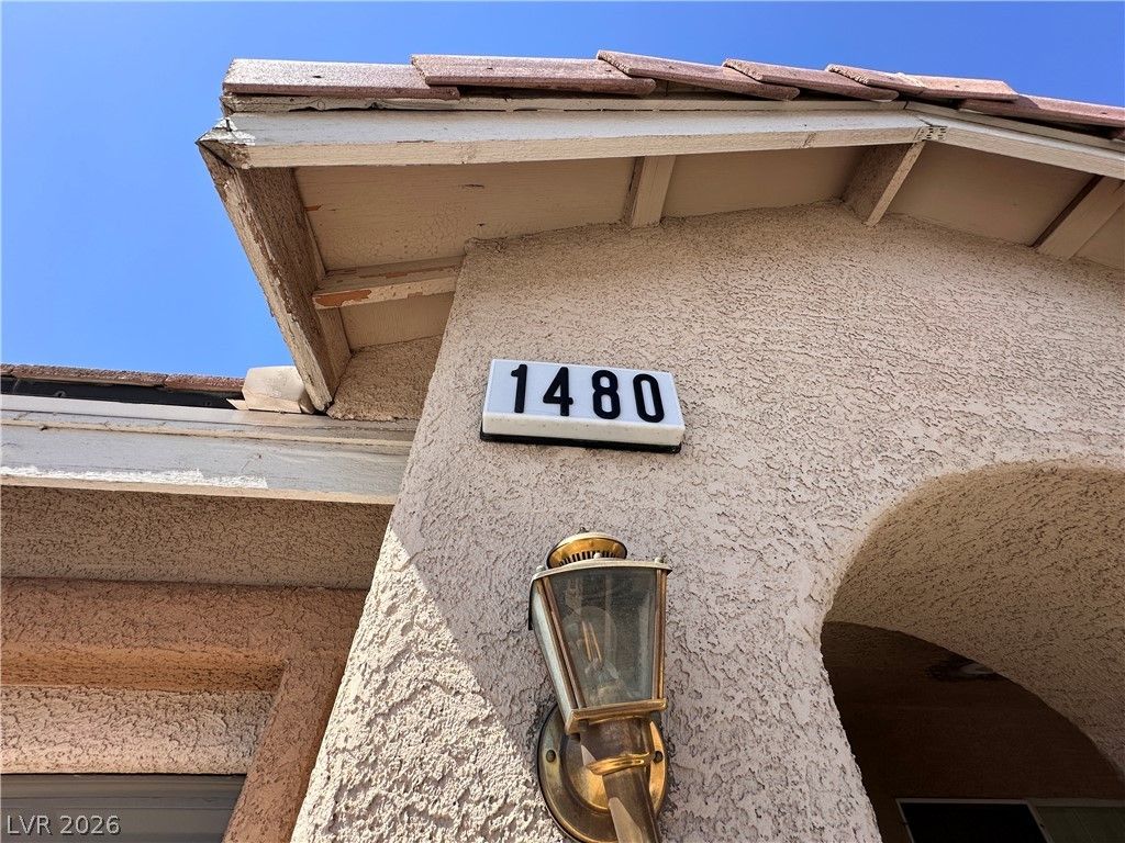 1480 Amitola Avenue — photo 3