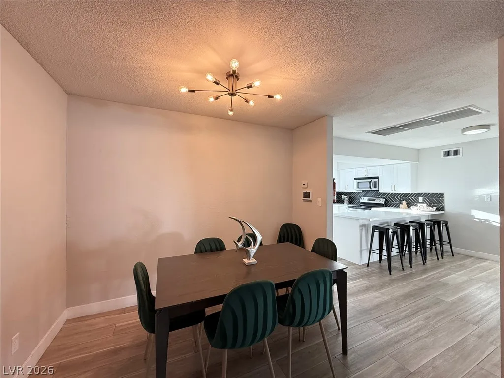 1526 East Twain Avenue — photo 5