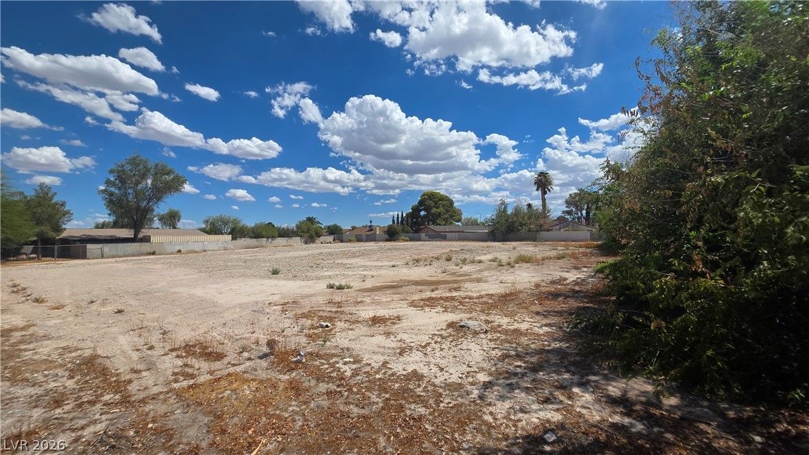 3995 West Vegas Drive — photo 5 of 10