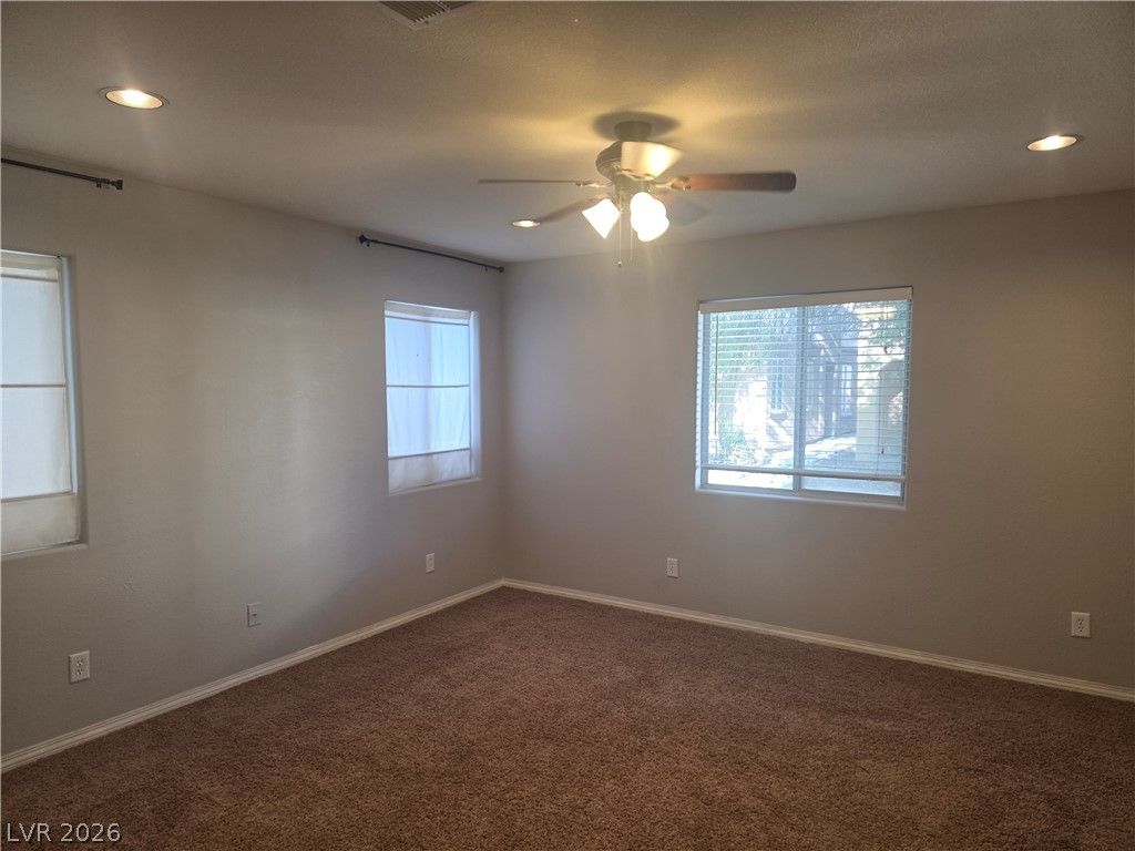 6939 Smiling Cloud Avenue — photo 2
