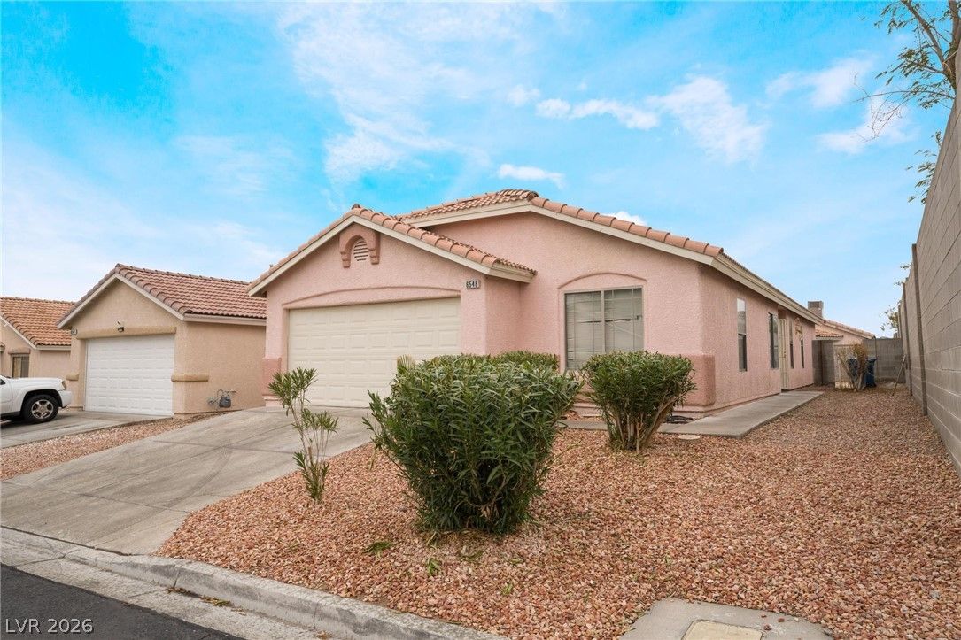 6548 Shining Sand Avenue — photo 4 of 28