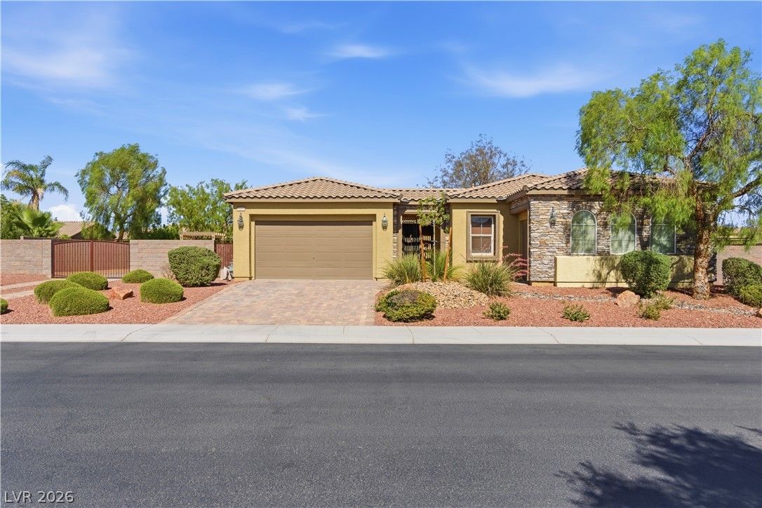 8618 Amber Autumn Street — photo 2