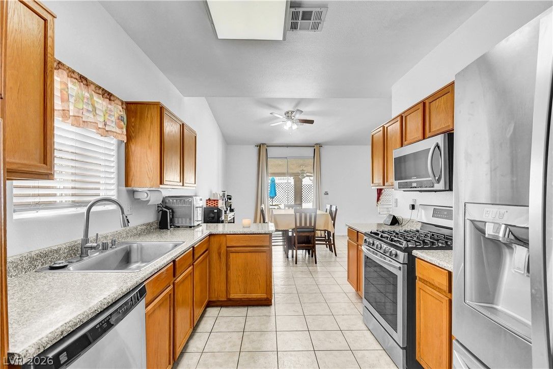5129 Coral Beach Street — photo 5