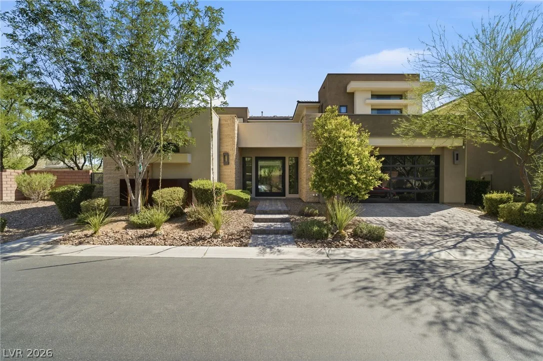 2 Garden Rain Drive — photo 2