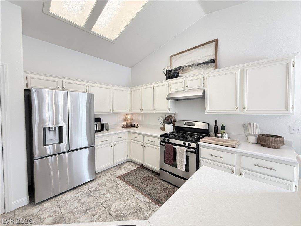 1105 Nordyke Avenue — photo 4 of 16