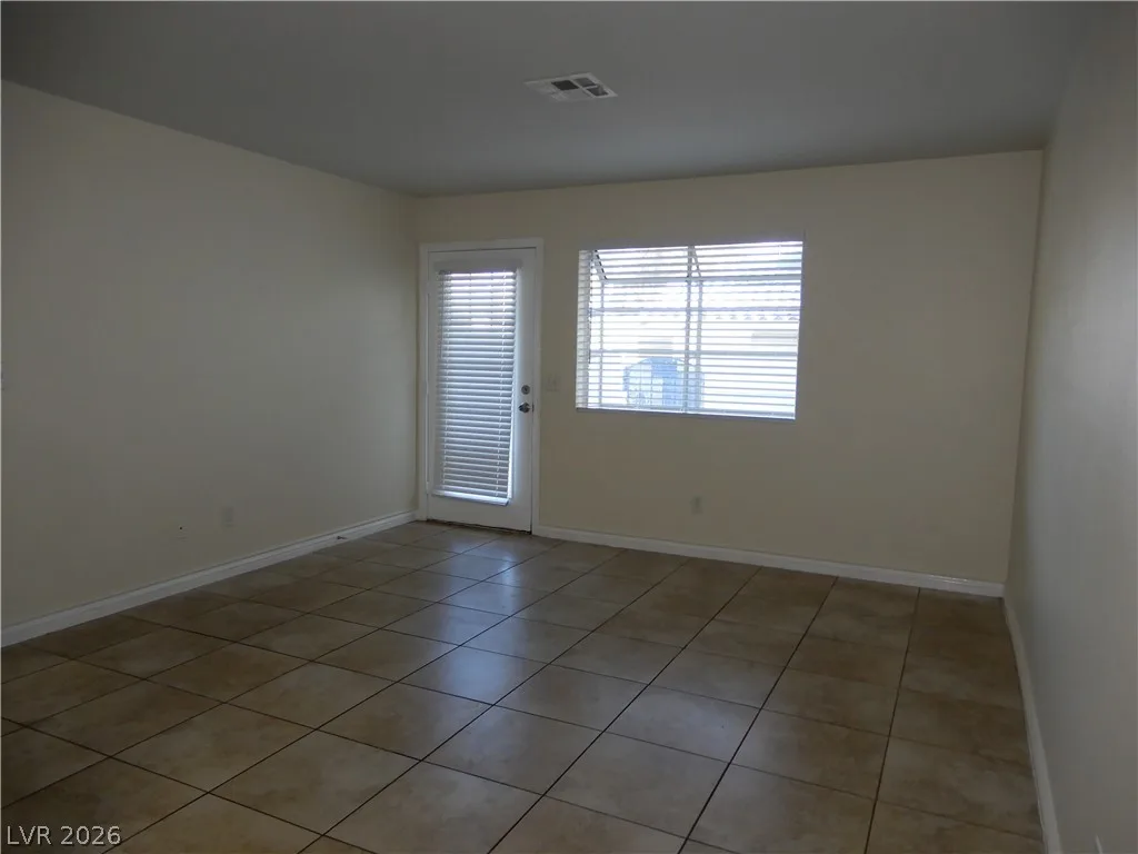 2120 Petersham Court A — photo 3