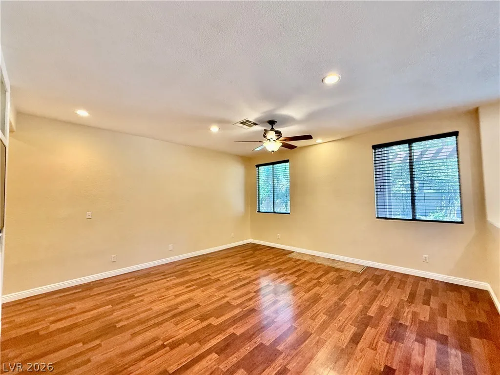 6800 Fruit Flower Avenue — photo 5