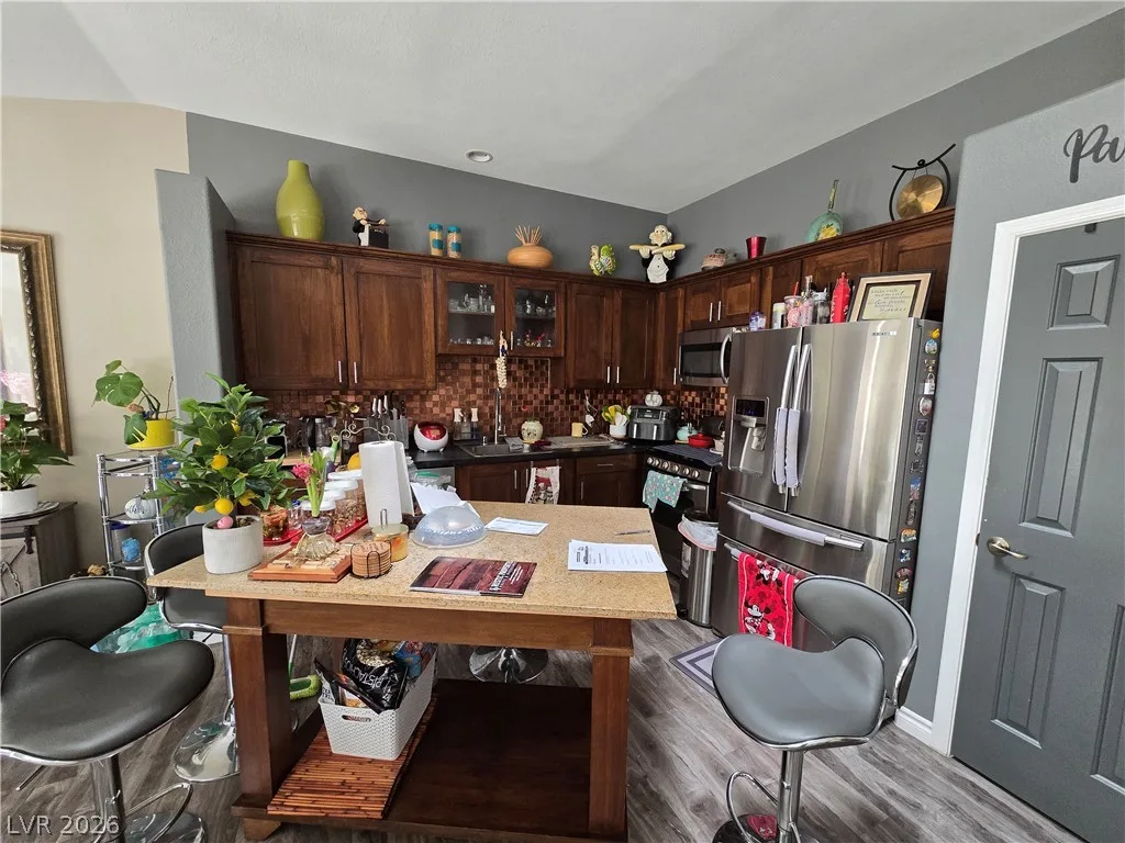 415 Golden State Street — photo 2 of 11