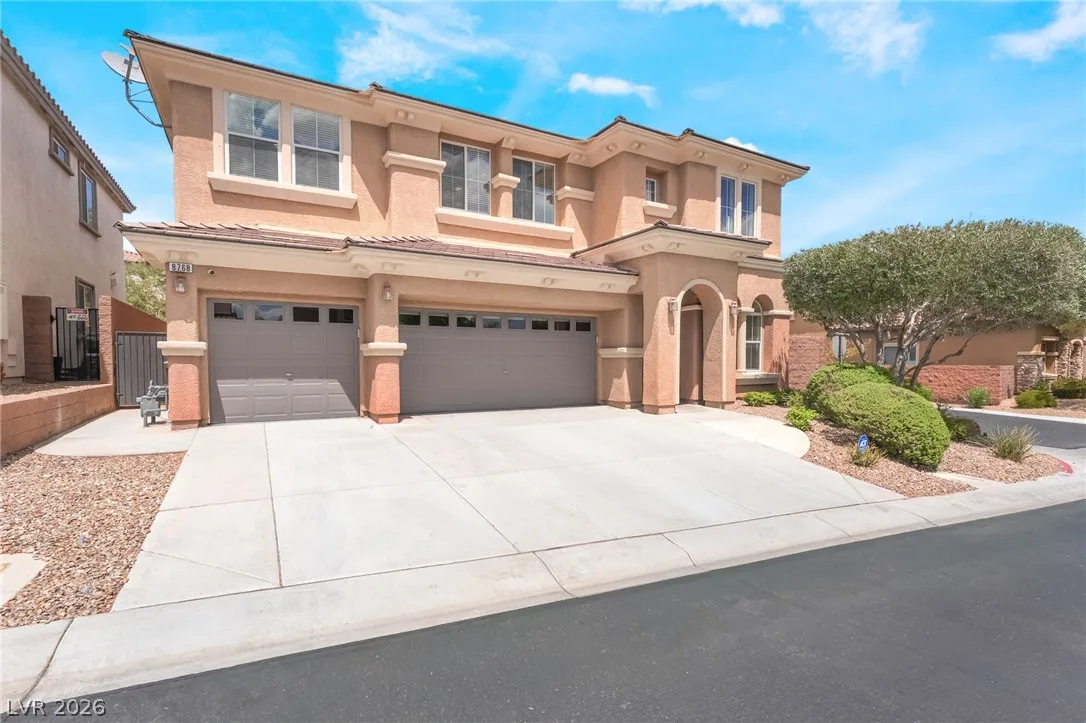 8768 MORENO MOUNTAIN Avenue — photo 3