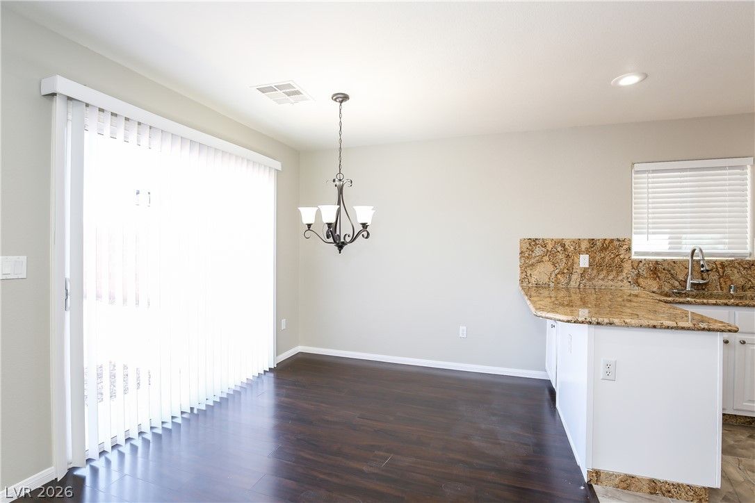 2052 Houdini Street — photo 4 of 17