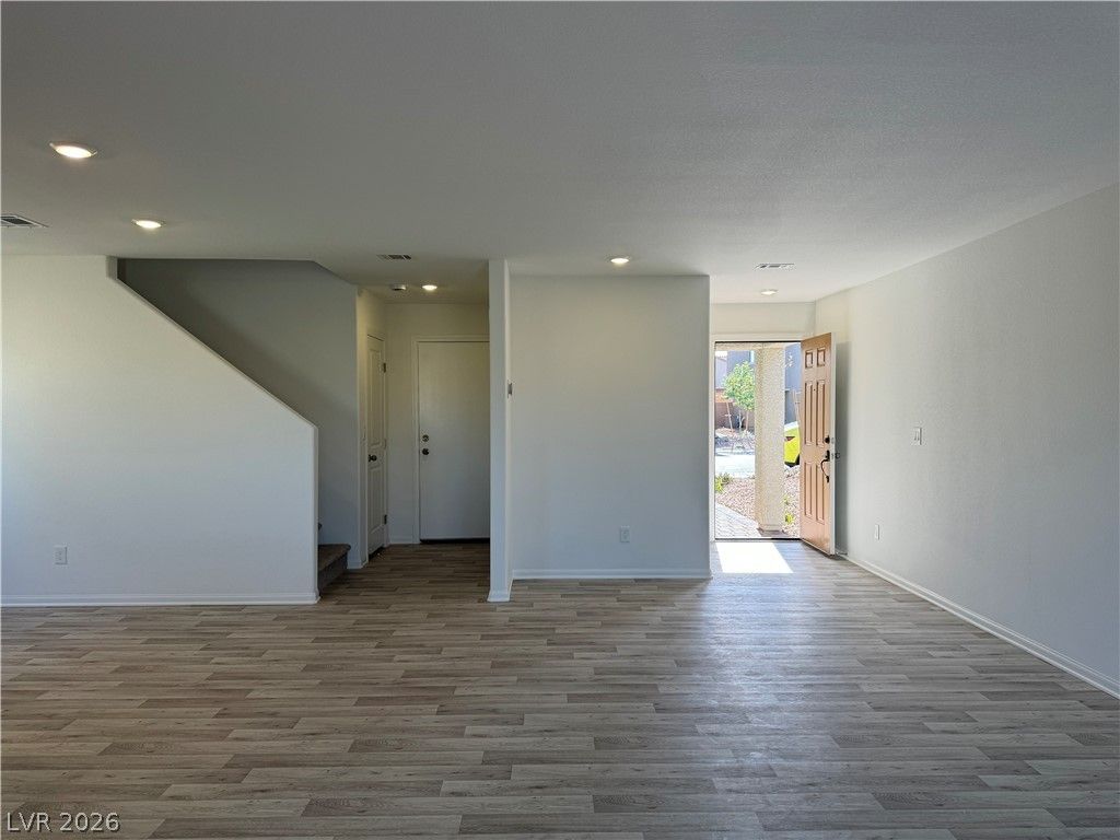 7640 Royal Halo Avenue — photo 2 of 25