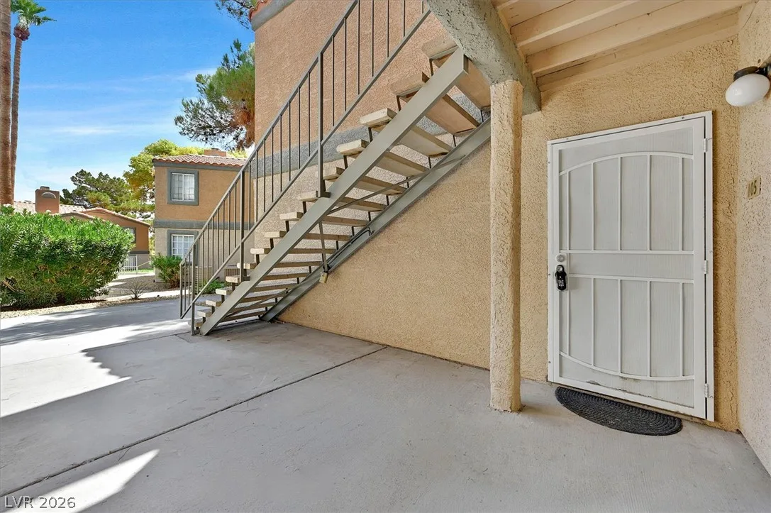 220 Mission Newport Lane 105 — photo 3