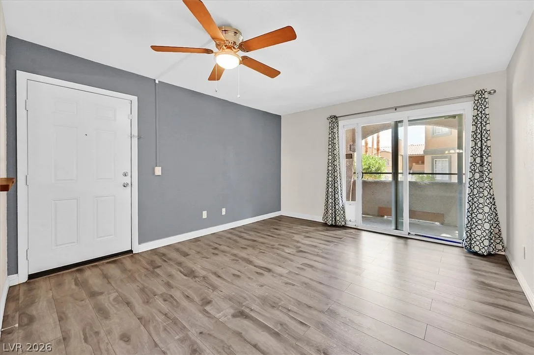 220 Mission Newport Lane 105 — photo 4
